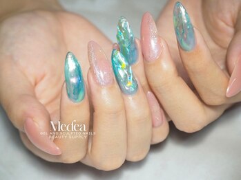 ミーディア(Medea)/
