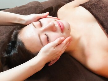 グレースフィオーレ 吉祥寺店(gracefiore)の写真/【全国展開中】「今までの小顔矯正とは違う！」頭蓋骨小顔矯正で中顔面短縮☆リフトケアヘッドスパ
