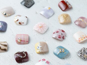 アンティークベル(ANTIQUE BELLE)の写真/フットバスでリラックス♪角質ケアでつるつる！サンダル映えフットネイルが初回オフ無料☆