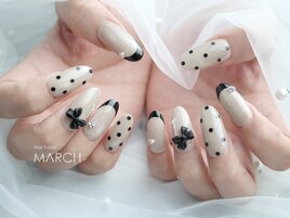 GIRLY DOTS