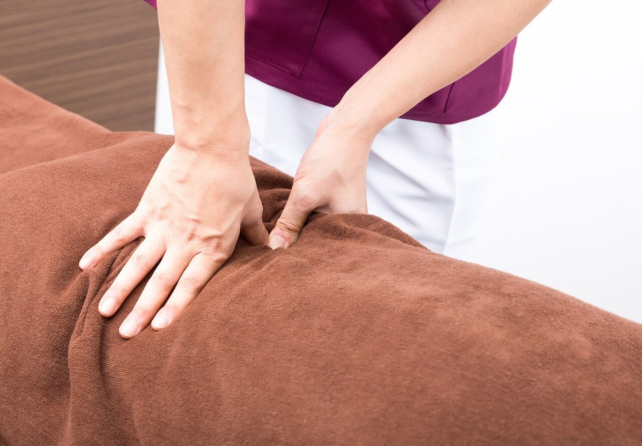 【特に腰・足がつらい方】ほぐし＋整体＋骨盤調整50分⇒55分：4000円