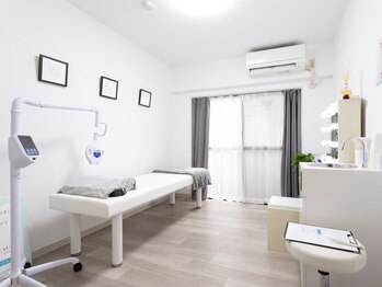 プラチナムビューティー 川口駅前店(PLATINUM BEAUTY)/個室で二人でホワイトニングも可