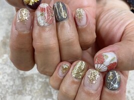 成人式ネイルもやり放題で★