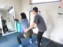 加圧トレーニング ファミィ(Famee)の雰囲気（加圧トレーニングで気になる太ももをプロの手でスッキリ美脚へ！）