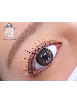 ナチュラル上品な目元にしたい