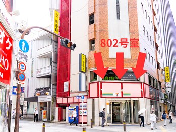 ザブロウ 新宿西口店(THE BROW)/1Fがセブンの802号室