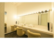 隠れ家のような落ち着いた空間で癒し時間。