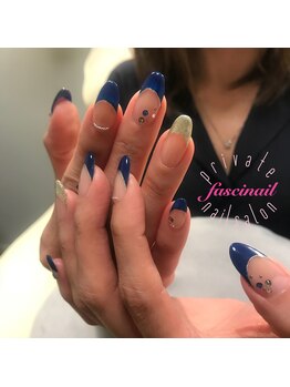 爽やかフレンチネイル