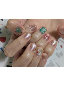 ショートネイルデザインが豊富