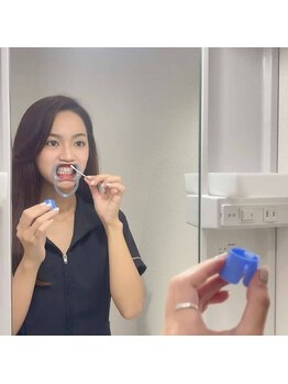 ホワイトニングサロン アース 福知山店(EARTH)/ワセリン、ジェルを塗ります