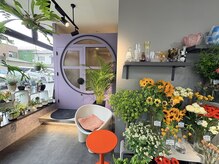 モーヴサロンエトフルール(mauve salon.et.fleurs)/サロン入口・かわいいお花屋さん