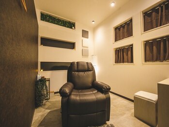 ラクシア 豊橋店(LAQXIA)の写真/当店のヘッドスパで目の疲れからサヨウナラ！デスクワークで疲れた方も日々のお疲れも改善へ導きます！