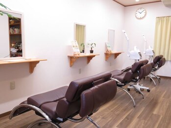 シェービングアンドエステティック プルン 小松店(Pu.run)/フロア全体　施術ルーム