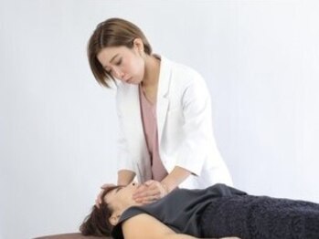 ユウェール(JUWEEL)の写真/エイジングケアで年齢は関係ない!若々しい印象のお肌を手に入れる!話題の美肌機器で小顔・毛穴引き締め◎