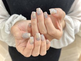 季節に合わせたニュアンスネイル