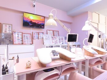 ミスシュガーネイル(MS Sugar Nail)の写真/DVDを見ながらゆったり施術！いつものメンテナンスを癒される上質時間に…♪施術中も快適に過ごせます◎