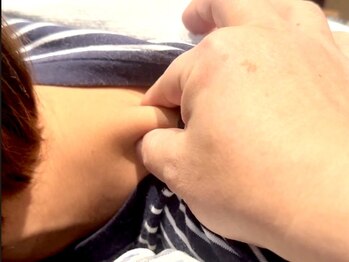 ミーツ(MEETS)/肩がふにゃふにゃ