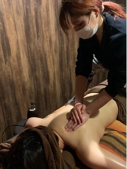 アジアンリラクゼーション ヴィラ 都島京橋店(asian relaxation villa)の写真/《首や肩がガチガチ…そんなお悩みに！》身体の芯からじっくりと癒します♪慢性的な首・肩コリを徹底解消☆