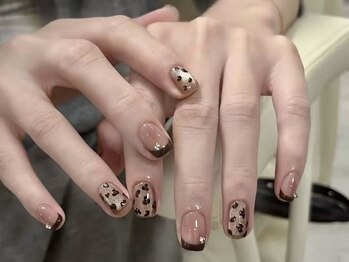 フレンチヒョウ柄ネイル