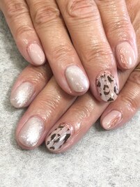 アニマル柄ネイル