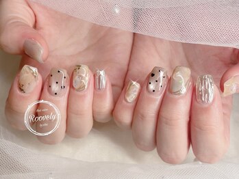 ルブリー(roovely)/オーロラニュアンスネイル