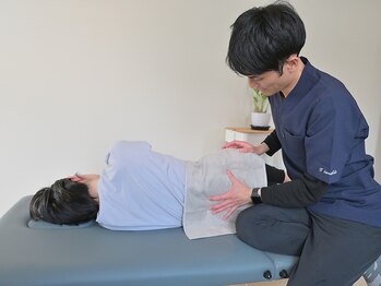 整体あゆむ 立川店の写真/腰のつらさにこそソフトな施術が◎強もみではなく、ポイントを押さえた的確な施術で改善へと導きます♪