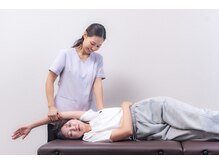 肩こりと腰痛にお悩みの方にリンパマッサージ・骨盤矯正がおすすめの整体　福岡大濠院/骨盤矯正／姿勢矯正／頭痛矯正