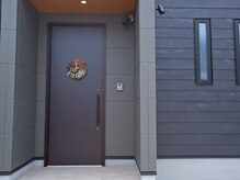 リノ アイラッシュ(Lino eyelash)の雰囲気（住居完全別なのでごゆっくり♪サロン専用駐車場.トイレ完備◎）