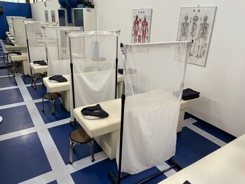 カラダストレッチ フーディアム武蔵小杉店/明るく清潔な店内