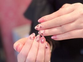 ★ピンクのホロフラワーネイル