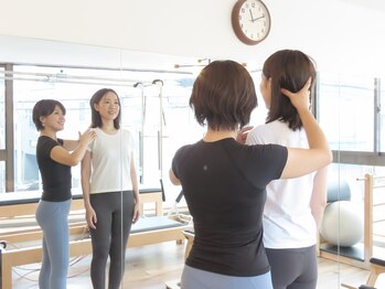 ピラティスユー(PILATES U)/マシンピラティス施術写真