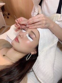 ナーズ アイラッシュ アンド アイブロウ バイ メディカルサロン(NAZ)/eyelash装着