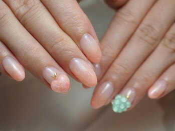 ミーナネイル(miinanail)/大人可愛いぷっくりネイル