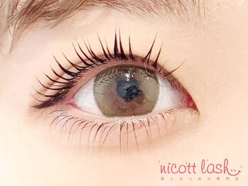 ニコット 大阪駅前第2ビル店(nicott lash)の写真/【マツエク100本¥2980/美眉スタイリング¥3300/パリジェンヌ¥3850】丁寧で高技術な施術で高評価◎