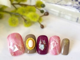華やか大理石ネイル