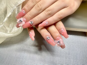 ベルネイル(Belle Nail)の写真/カラー・ラメ・パーツ豊富にご用意♪色使いやデザインで人とは違う個性派ネイルをご希望の方に◎