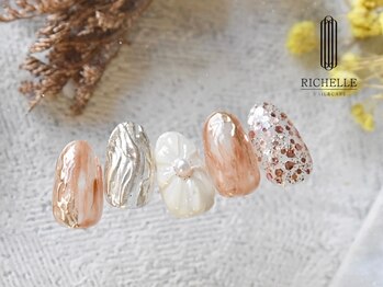 RICHELLE Design Collection