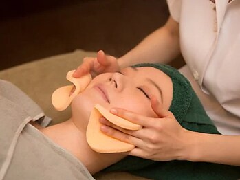 Salon Orchideeの写真/【毛穴の黒ずみ・開き撃退】結果重視の徹底洗浄で至近距離でも自信が持てる憧れのなめらか陶器肌へ♪