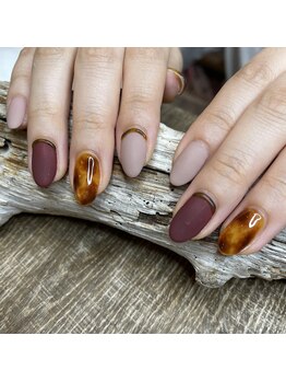 爪屋べっぴん堂/マットカラーとべっ甲ネイル