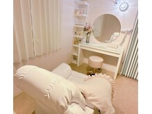 〈メイクルーム完備〉施術後はメイクをしてお帰り頂けます.