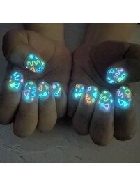 光るネイル♪♪