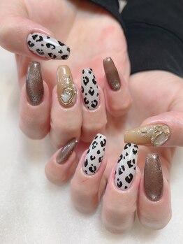 秋に人気のレオパードネイル