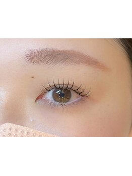 ナチュラル上品な目元にしたい