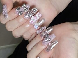 ガーリーパーツゴテゴテネイル