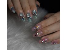宝石ネイル