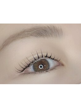 ナチュラル上品な目元にしたい