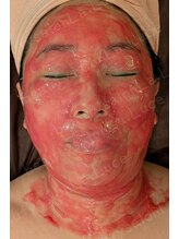 ビューティーサロン ラ ルーチェ(beauty salon La Luce)/まぶたのキワ、唇にも塗れます！