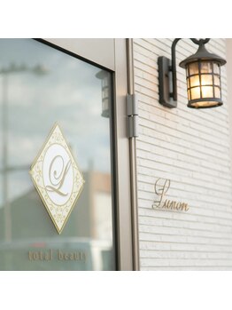 ルノン(Lunon)/サロン入り口