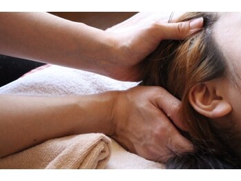 アモレア(amorea)/小顔コルギ