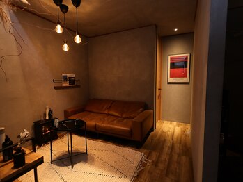 ボディケアサロン ウタタネ(UTATANE)/待合スペース（2F）